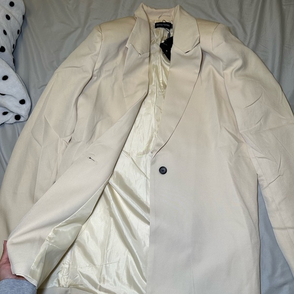 New - Picture 2 of 3